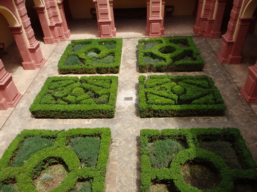 Relaxing courtyard garden.